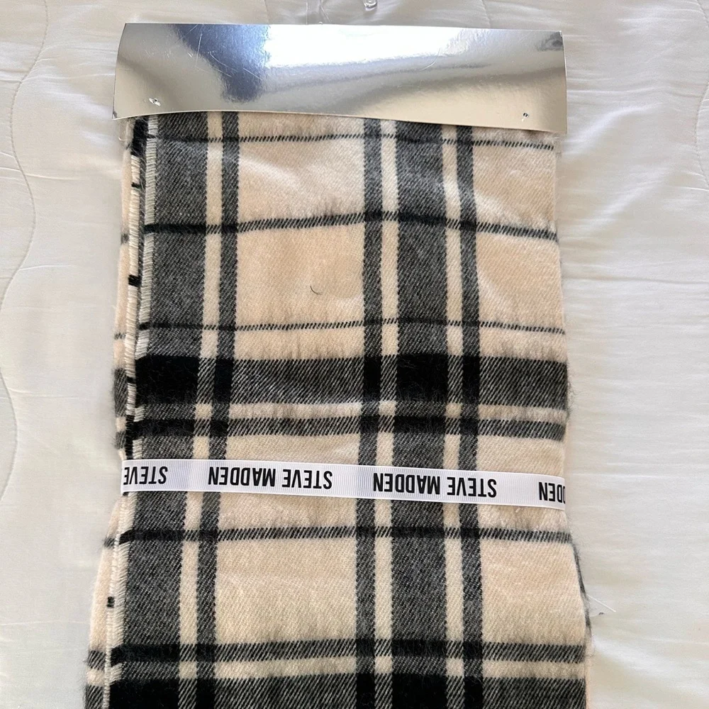 Steve Madden Scarf and Beanie Set NWT
